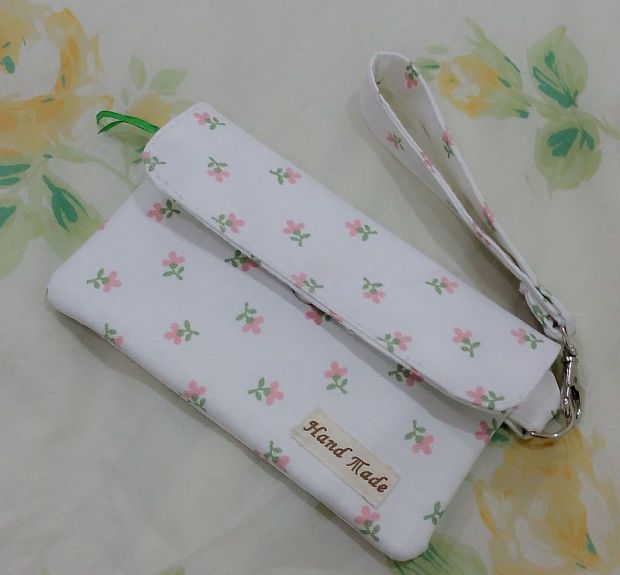 flower patterned pouch