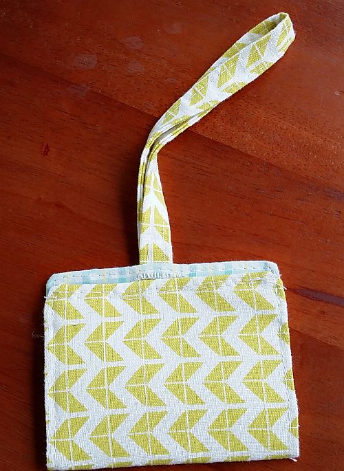 Hand-sew button hole luggage tag
